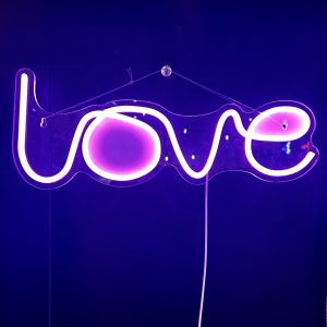 “Insegne Neon” luminose love